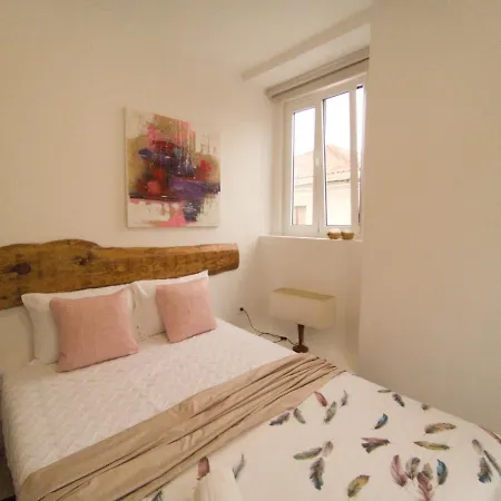 Casinha Da Patricia Nazaré